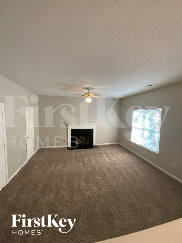 Photo - 141 Edison Dr