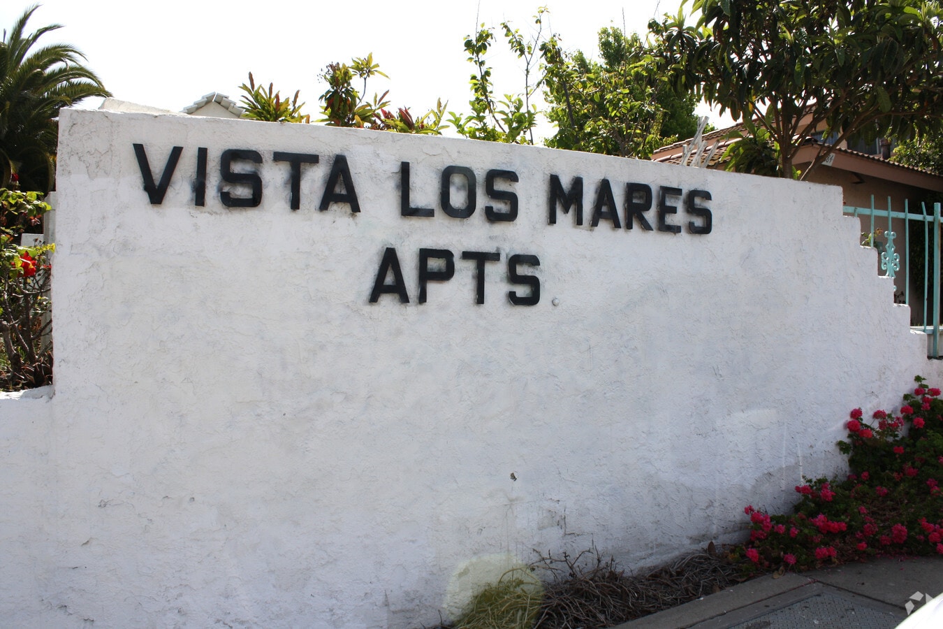 Photo - Los Mares Apartments