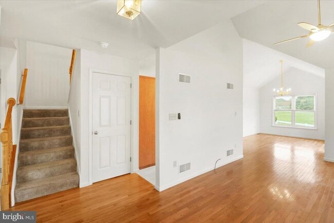 Building Photo - 10 Stable Dr Rental