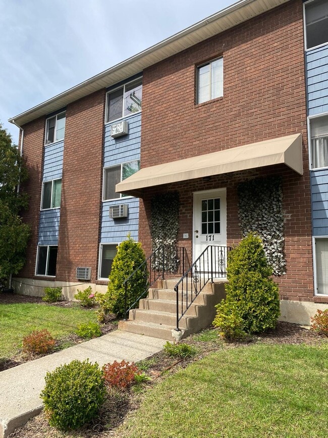 Tamarack Apartments For Rent in West Haven, CT