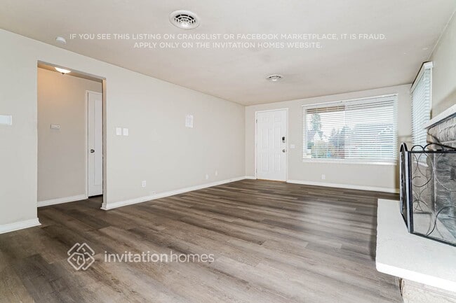 Photo - 2735 Locust Ave W