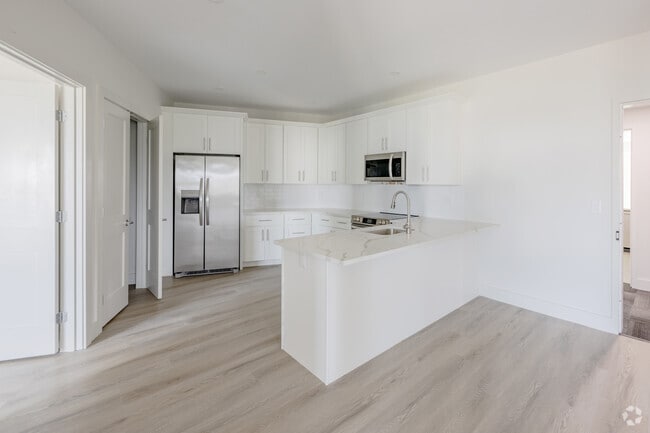 2 BR, 2 BA