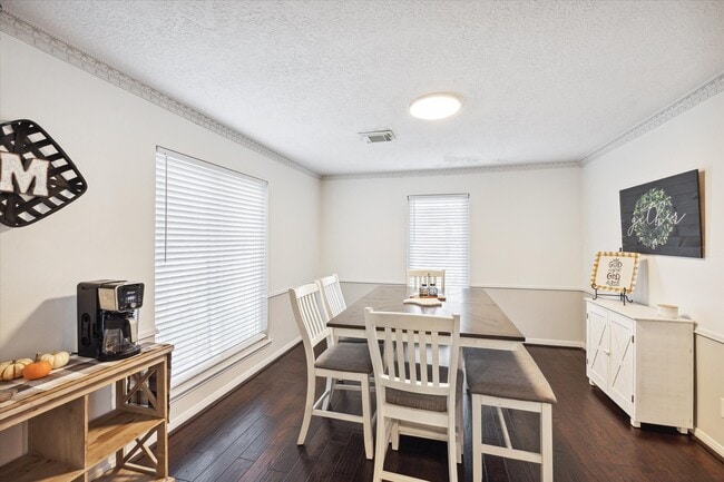 Photo - 302 Houghton Rd