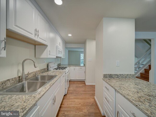 Photo - 13186 Putnam Cir