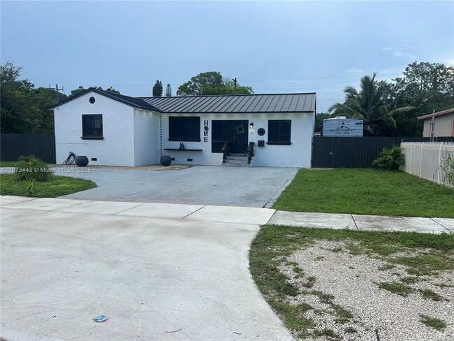 Building Photo - 1240 Peri St Rental