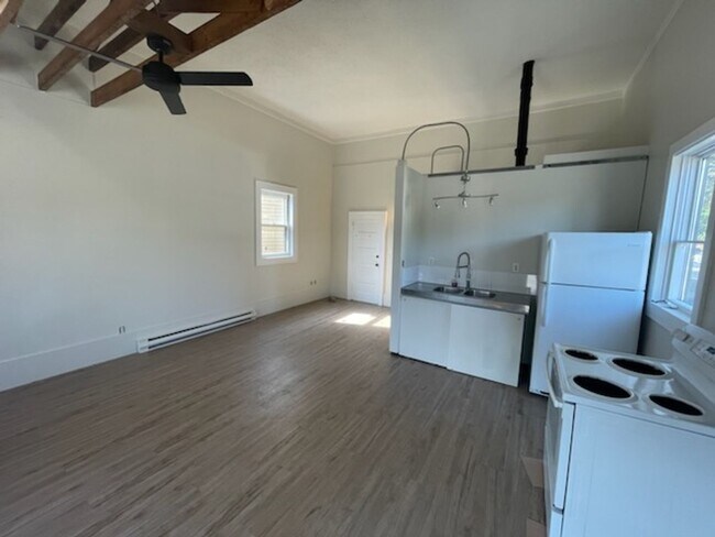 Photo - 1317-1319 Forest Street N Unit 1319