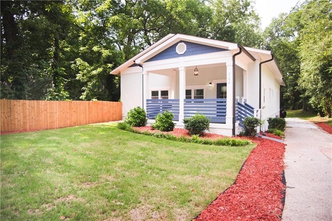 Building Photo - 2190 Memorial Dr SE Rental