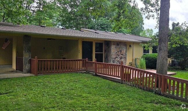 Building Photo - 2 bedroom / 2 bath *unfurnished* rental in...