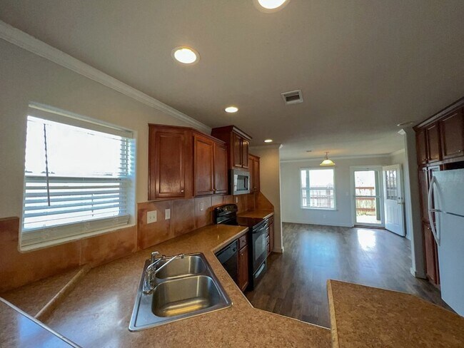 Photo - 2500 U S 90 Unit