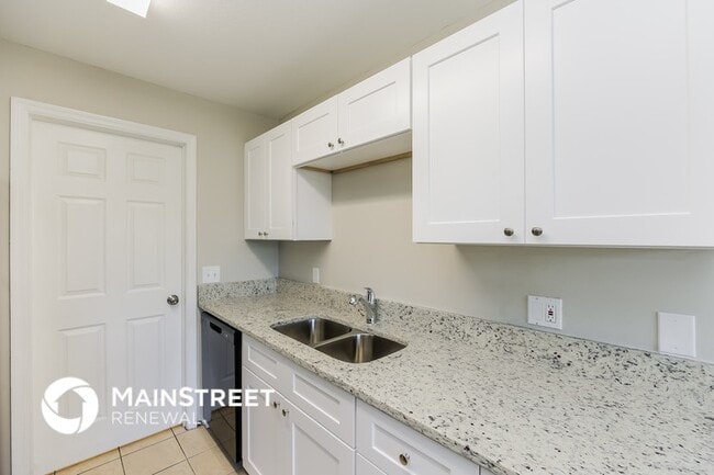 Photo - 3206 51st St W