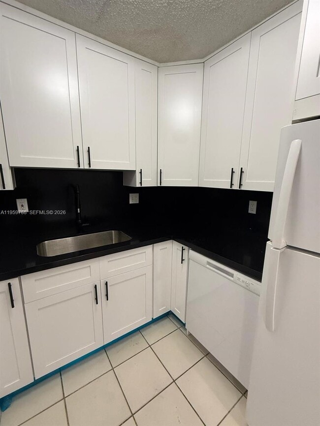 Photo - 9520 SW 8th St Unit 111