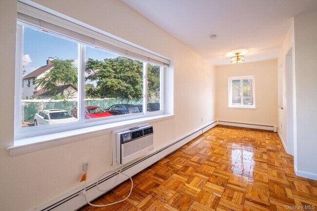 Photo - 838 Pelhamdale Ave Unit 1I