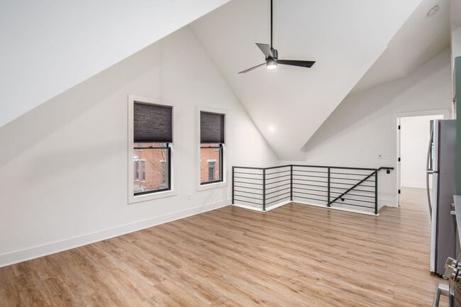Building Photo - 201-205 West 1st Avenue Unit Carriage House