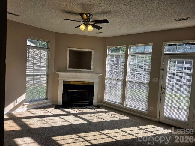5325 Timbertop Ln
