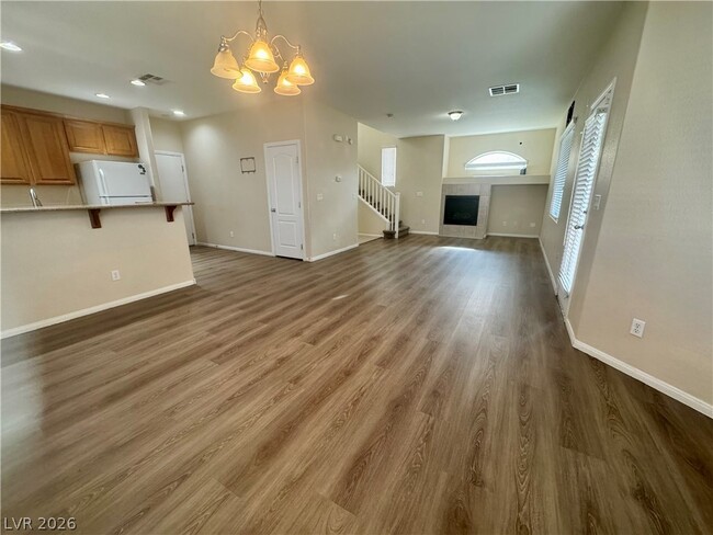 Photo - 8277 Brilliant Pompon