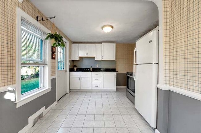 Photo - 10 Maplewood Dr