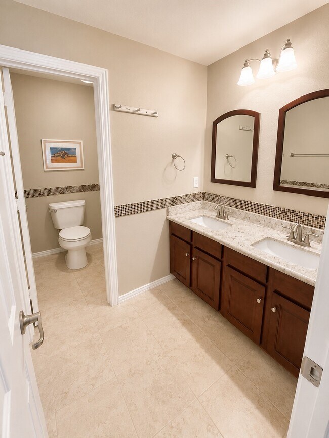 110 N Hawkhurst Cir