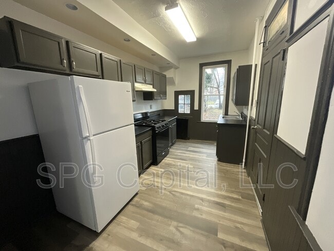 Photo - 649 W College Ave