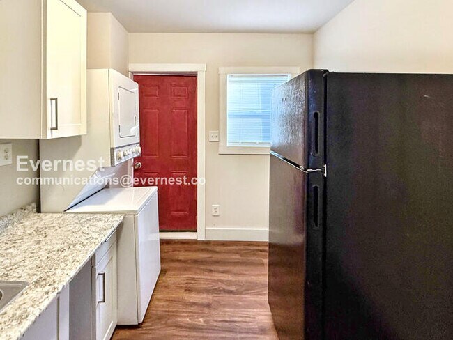 Photo - 203 9th Ave W