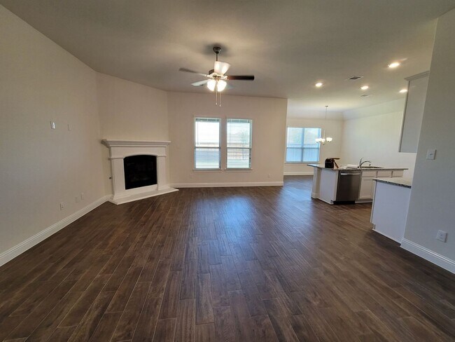 Photo - House For Lease in Celina