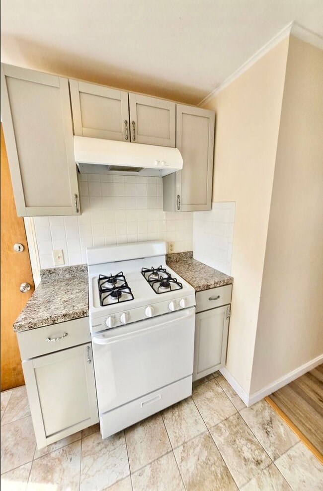 Photo - 1336-1340 Cranston Street Unit 1336 - 2nd Floor Right