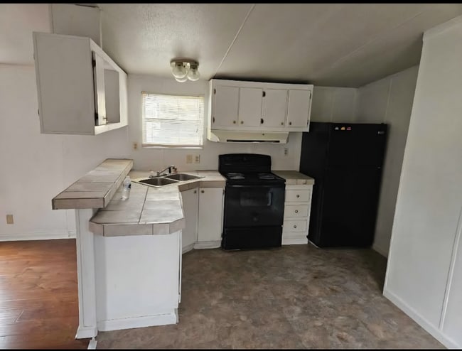 Photo - 410 Brown St