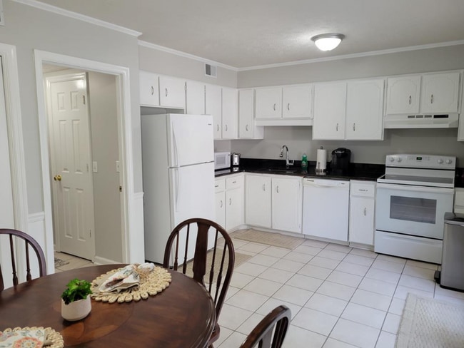 Photo - 126 Park Ave SW