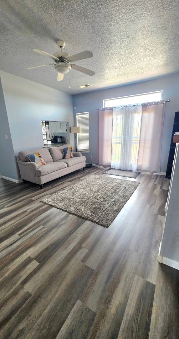 Photo - Spacious Northeast Heights Townhome for Rent!