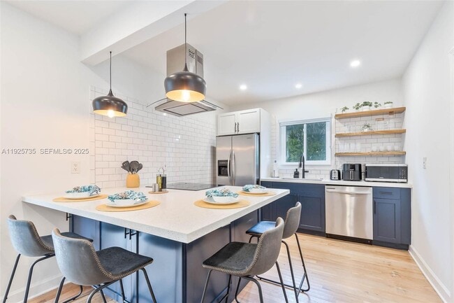 Photo - 260 NE 46th St