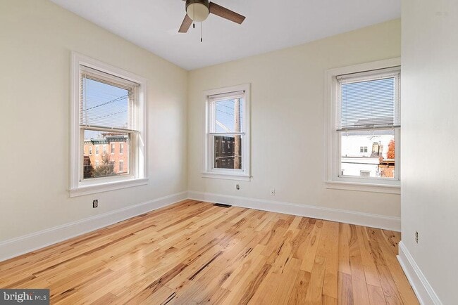 Photo - 2738 Poplar St