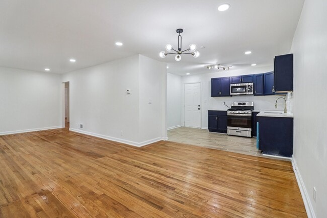 Building Photo - 3159 Bobolink Dr
