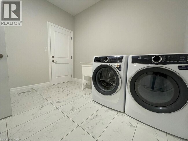 Photo - 131 Aspen Pkwy