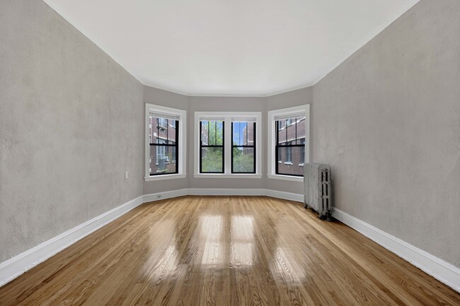 Photo - 1235 W Greenleaf Ave