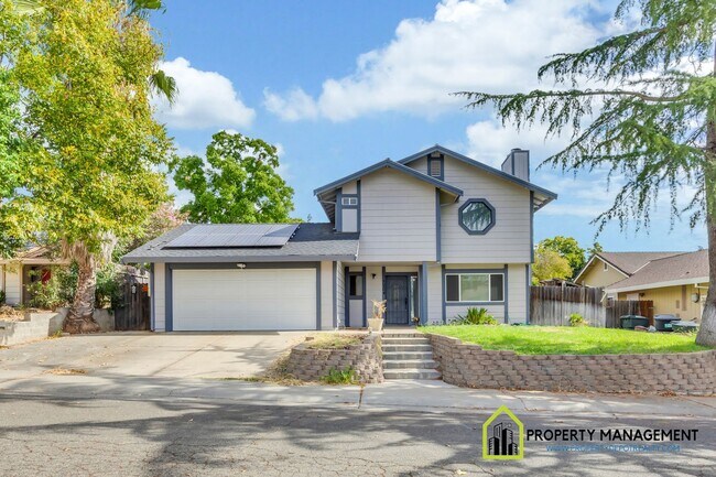 Photo - 4-Bedroom, 2.5-Bath House with Pool & Solar!