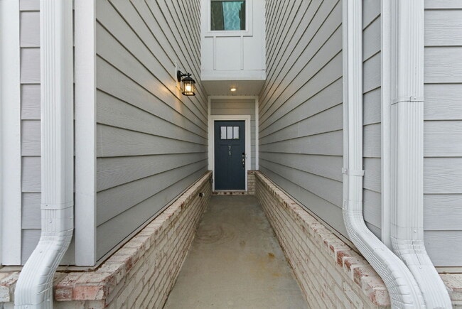 Photo - Modern 3 Bedroom, 2.5 Bath Townhome in Chapel Green