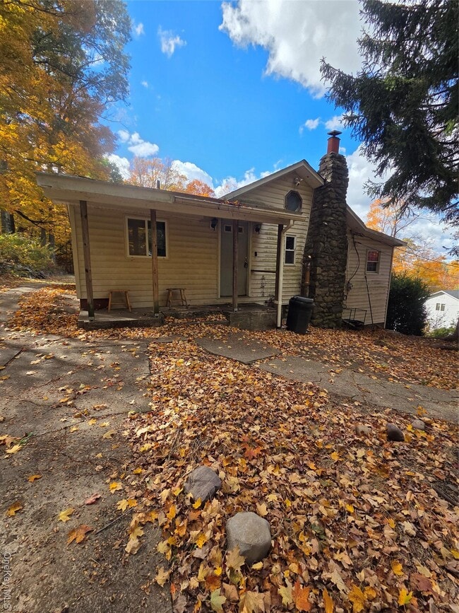 Photo - 25 Emerald Trail