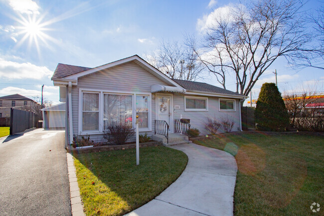 Building Photo - 8355 W Foster Ave Rental