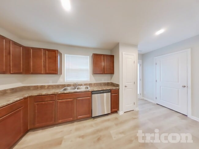 Photo - 838 Sunchaser Rd