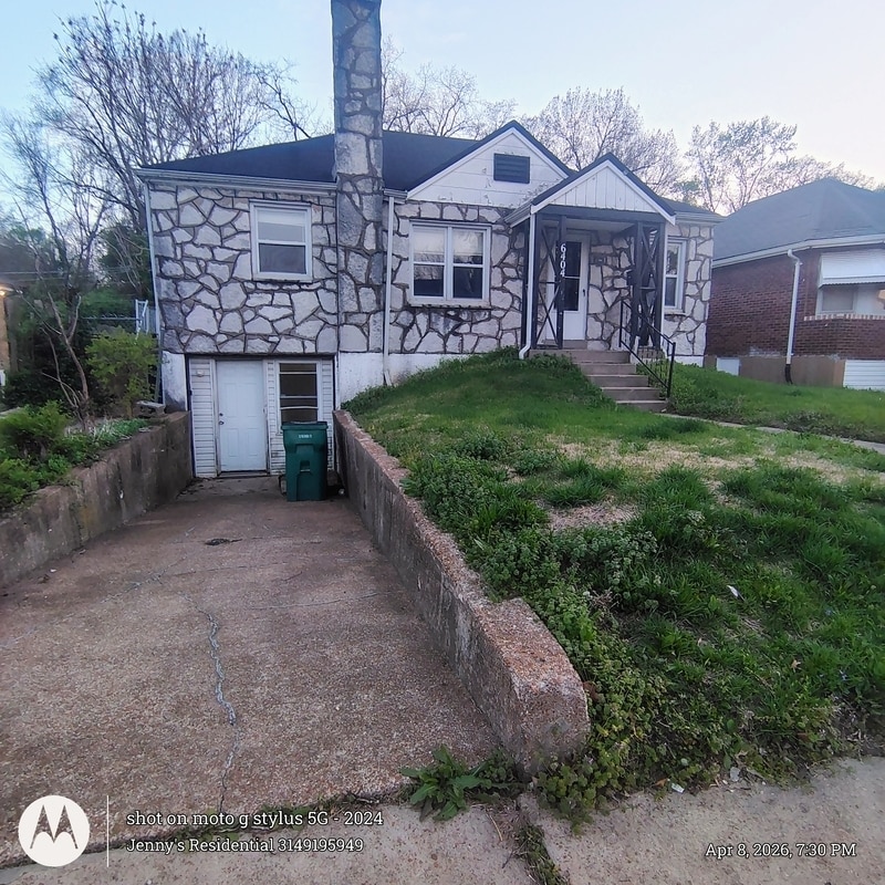 Photo - 6404 Myron Ave