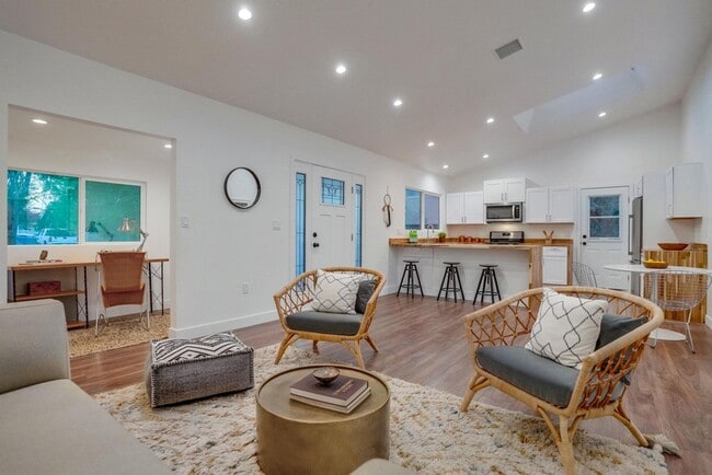 Photo - 5135 N Eagle Rock Blvd Unidad 5137 Eagle Rock