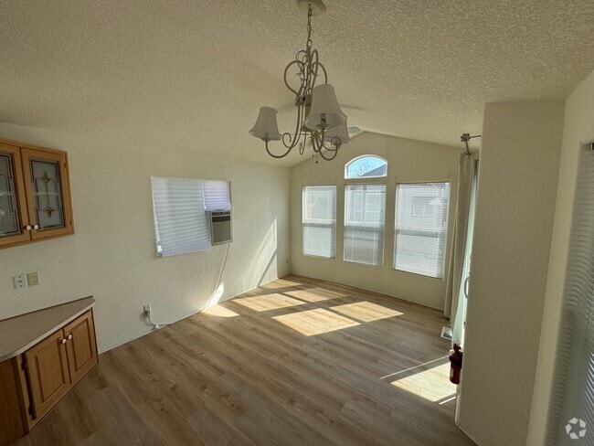 Building Photo - Cozy 1 Bedroom, 1 Bath Tiny Home Oasis in ...