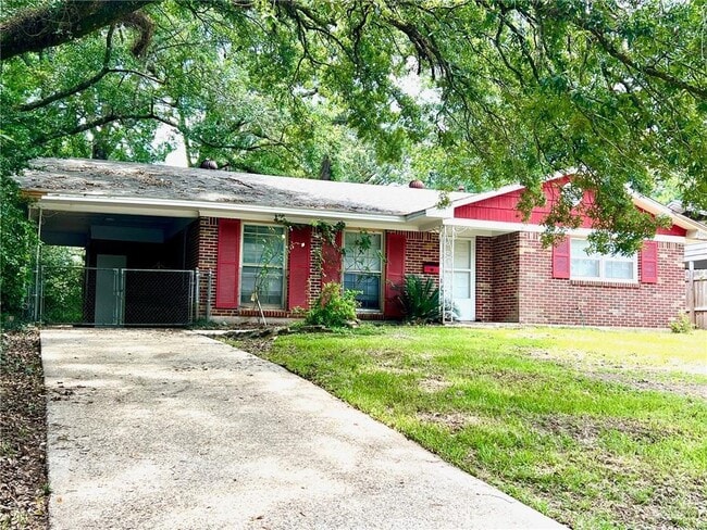 Photo - 4153 La Rose Dr House