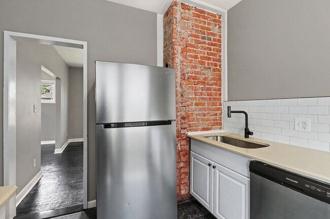 Photo - 2733 Elmhurst St
