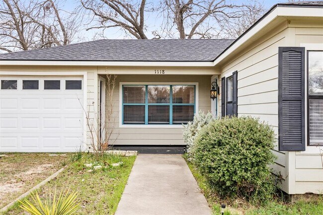 Photo - 1118 Fisher St