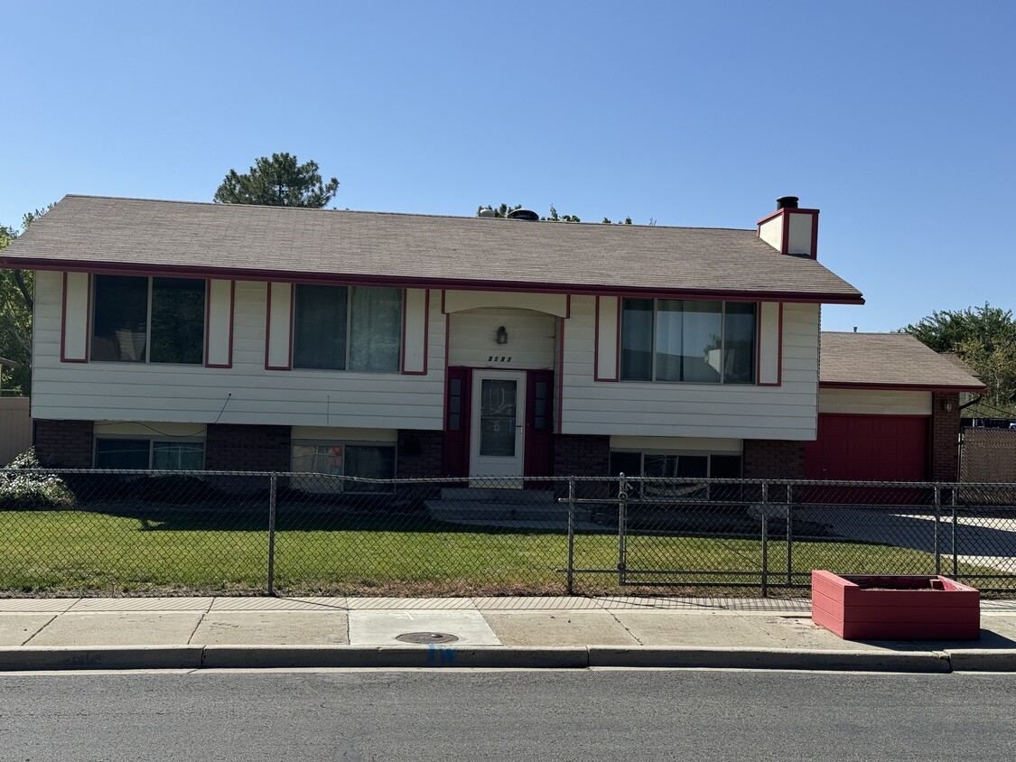 Photo - 3507 W Crestfield Dr (West Valley City, UT)