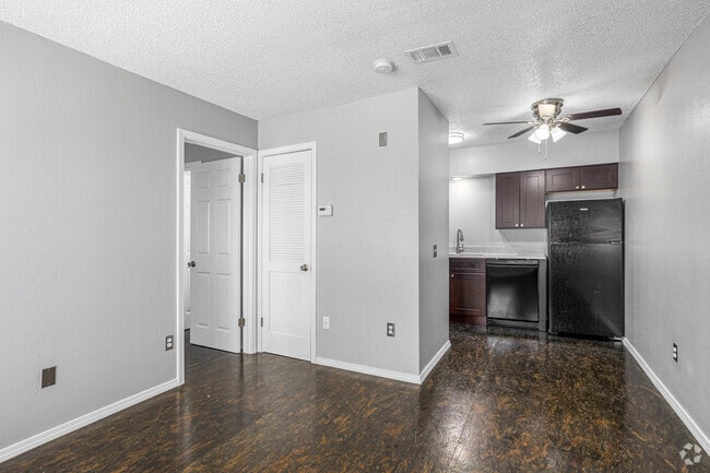 1BR, 1BA Renovated - 478SF - Living Room
