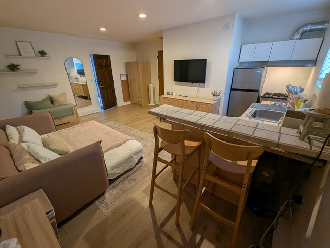 Photo - 301 Windward Ave Unit B