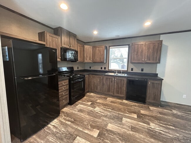 Building Photo - 2481 Pajot Rd