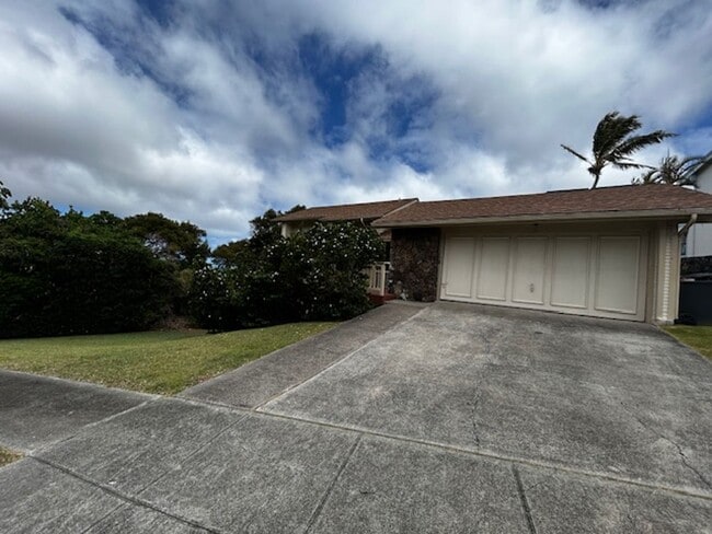 Photo - Available now -Mariner's Ridge 4 bedroom /...