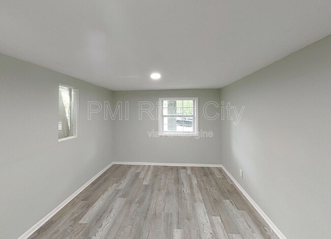 Photo - 1867 W 41st St